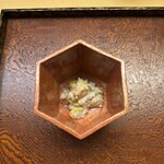 木山 - ・バイ貝
      ・銀杏
      ・もちごめ
      ・殻付き落花生を茹でて殻を外しペーストにしたもの
      
      （赤楽の器で）