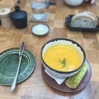 ザ タヴァン グリル＆ラウンジ - 