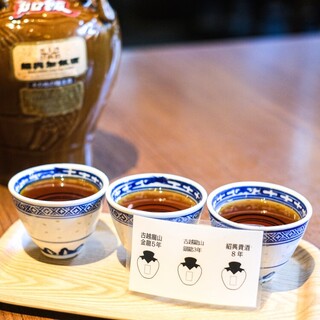 中国のドリンクも充実！紹興酒の飲み比べや青島ビールなど