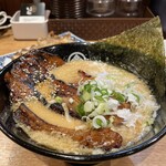 泉屋 - いずみラーメン(850円)とチャーシュー3枚(350円)