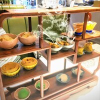 中華街 桂宮 - 煙はドライアイスです