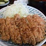 ロースかつはボリューム満点ですね(^^)/