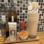 とんかつ 大倉 - 岩塩が良く合います(^^)