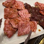 食道園 - ロース２人前、レバー１人前、カルビ１人前。