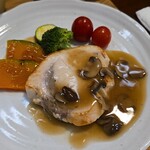 キッチン ブルー グローブ - メカジキポワレのアップ