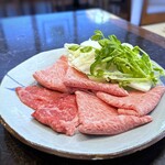 旬や みなくち - ◆佐賀牛・・ワァ、、サシが入り見るからに上質で美味しそうなお肉。(´∀｀*) 失礼ながらこの価格ですからお肉は期待しなかったので、これは嬉しい。^^