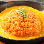 地鶏焼鳥 阿波尾 - フライパンでソテーしたチキンライスにフワフワ玉子がGOOD！！