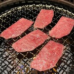 精肉卸問屋直営焼肉店 牛次郎 - イチボ
