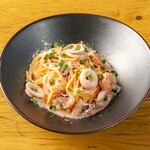 海の幸と博多明太子のクリームソース