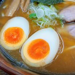 東池袋 大勝軒 - 煮玉は黄身の中まで味がしみてます。