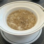 中国飯店 琥珀宮 - トリュフの薫る、フカヒレスープ
