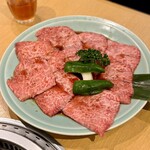 炭焼 金竜山 - 中カルビ