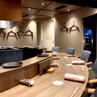 炭火焼鳥 とり将 - 店内