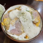 かつ丼多勝 - とろろかつ丼(ヒレ)