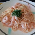 ヒチコウ - エビとタラコのクリームパスタ（900円）タラコの塩味がアクセントになります