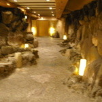 味園 - 洞窟風エントランス