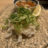 板前焼肉 一牛 北新地店 - 生センマイ刺し