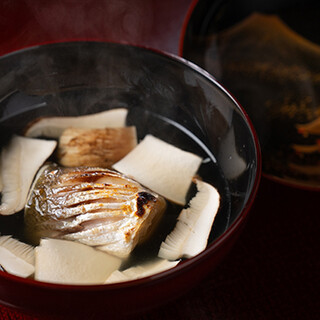 季節の食材と素材を引き立てたおまかせコース