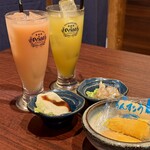琉球酒場 げん - 「グァバジュース＆パインジュース」とお通しなど