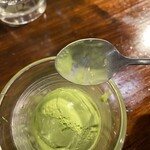 炭火焼肉 ホルモン にく式 - 〆の抹茶アイス