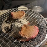 炭火焼肉 ホルモン にく式 - 