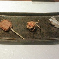 フレンチ割烹 宿 - 前菜三種盛
                    (太刀魚の塩焼、蟹の唐揚げ、パテ)