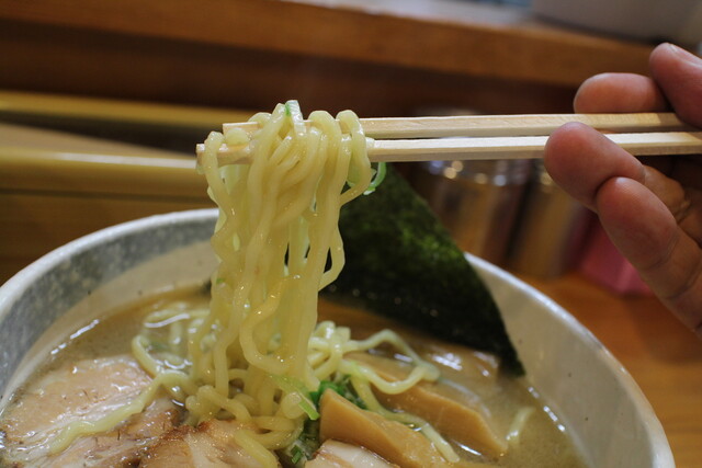 ラーメン 華 丸 丸高中華そば 神戸二宮店