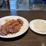 キャトルラパン - ステーキランチ400g毛沢東スパイスとごはん