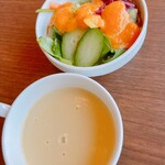 ぱんのわプラス - セットのスープとサラダ