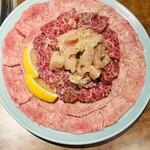 焼肉 静龍苑 - 名物の塩盛り合わせ(タン塩、塩ハラミ、ミノ塩)