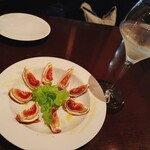 ワインダイニング ナイン - イチジクとクリームチーズの生ハム包