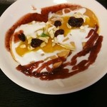 プナシプリ - ココナッツとイチゴのパンケーキ 600円