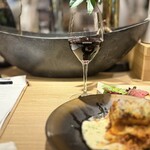 BRACERIA BAR BRIO - チーズたっぷりラザニア　　きまぐれワイン赤