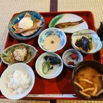 鶴の湯温泉 - こちらは朝食　シャキシャキ生野菜サラダもありましたよ