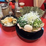 家系ラーメン たつ家 - 