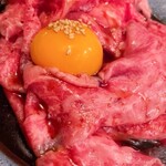 飛牛焼肉こうりん - 来たら必ず注文する炙りプレミアムユッケ☺︎