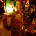 バー　スリーマティーニ - インチガワーのボトルは1980年代のもの