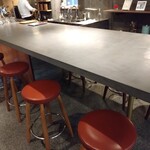 AND PLUS SHARE OFFICE＋COFFEE - 内観①（カウンター席）