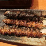 うな清 - 「おつまみ」ひれ巻焼き２００円、尾の身焼き２本６００円