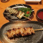 うな清 - 「おつまみ」しそ巻き６５０円、みそ焼き５５０円