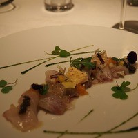 ロドラント ミノルナキジン - Entrees前菜
                カルパッチョ仕立て
                見た目もきれいでおいしかったです。