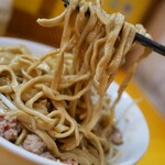ラーメンエース - 汁なし担々麺　ニンニク少し　麺リフトアップ