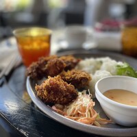 Ginger’s Beach Omiya - ちょっと窓からワイキキビーチが・・見えない