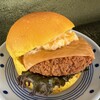 デューカ ディ カマストラ - ＊　メンチカツバーガー（だったと思う… 少なくともお味はそうでした）　でもエッグサラダも入っています