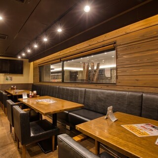 広々としたテーブル席多数ご用意しております！