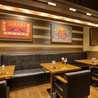 ポップな店内は女子会や少人数でのプライベートな飲み会にもぴったり！