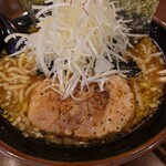 ヌードルハーツ - ガーリック麺¥930トッピング白髪ネギ¥180