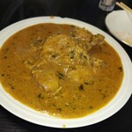 パーク ラホーリー レストラン - チキンカラヒ　　肉は手羽元と胸肉　　骨からは肉離れがすごく良いです