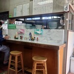 ラーメン 華月 - カウンター3席