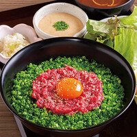 山形牛ユッケ丼